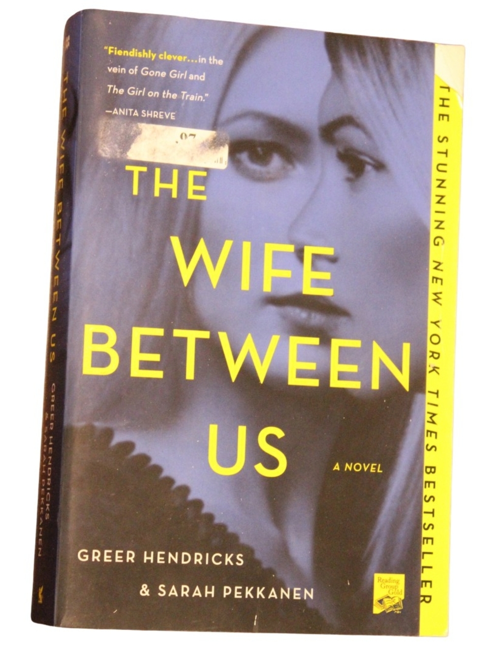 3/$20 🏷 The Wife Between Us by Greer Hendricks & Sarah Pekkanen